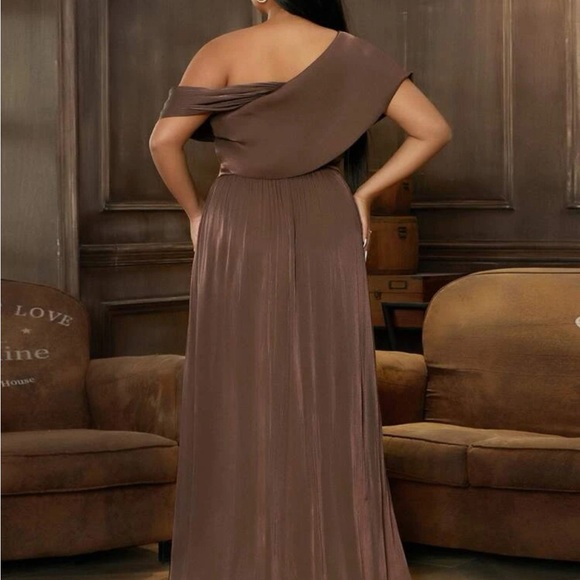 seomiscky Plus Asymmetrical Neck Floor Length Dress size 2xl for size 14-16 - Picture 8 of 9